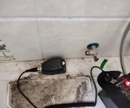 芒康屋顶漏水维修公司分享下卫生间漏水的危害及解决方法